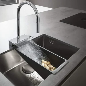 kitchen-mixer_aquno-select-M81_ambiance-with-sieve